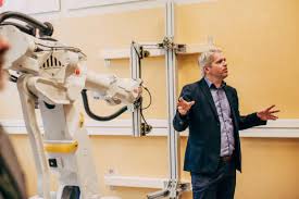 Örebroforskare utvecklar robotteknik i samarbete med regionföretag