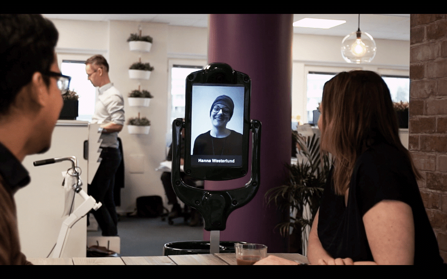 Ny film om robot för ökad social interaktion: