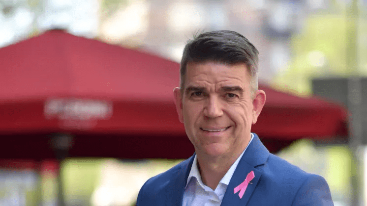 Patrick Ekwall sluter upp i kampen mot bröstcancer – blir ambassadör för Bröstcancerförbundet