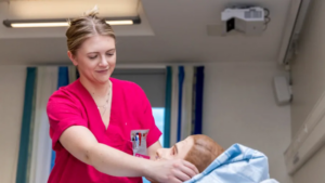 Sveriges modernaste simuleringsrum till Skövdes sjuksköterskeutbildning