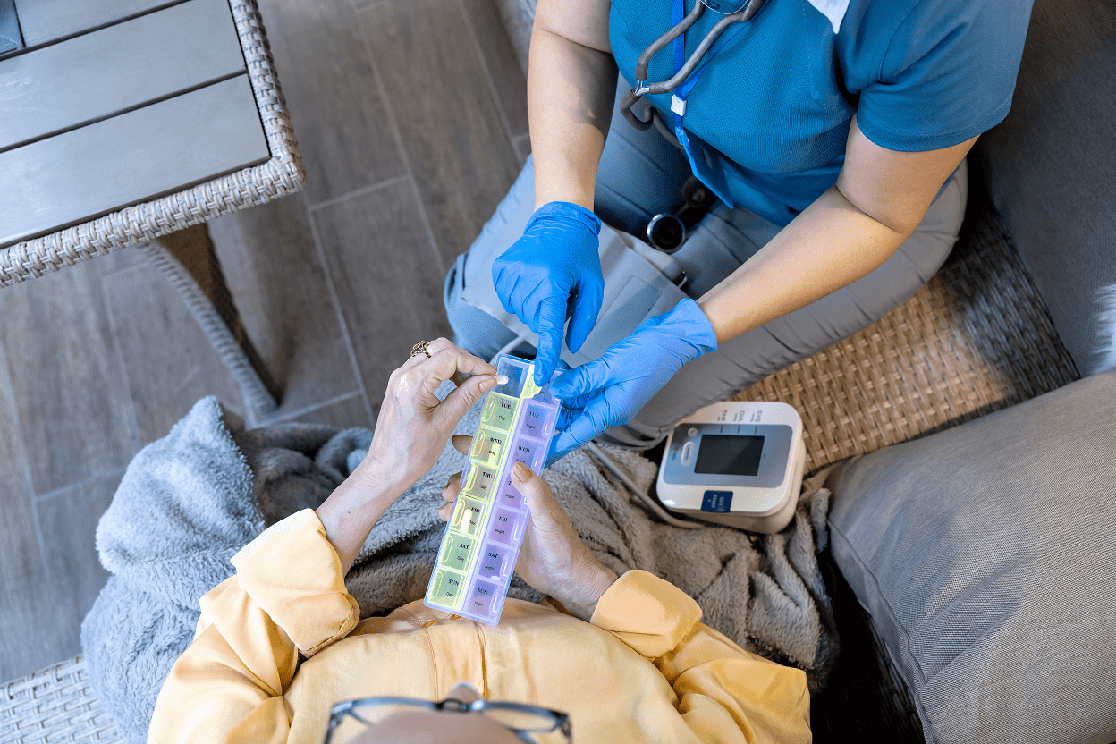 Sex av tio sjuksköterskor varnar för undermålig läkemedelshantering