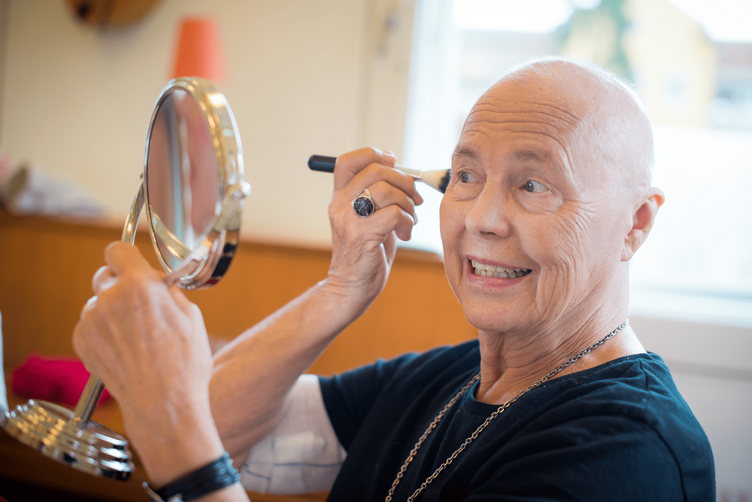 Makeup-kurser för cancersjuka kvinnor på Sundsvalls sjukhus