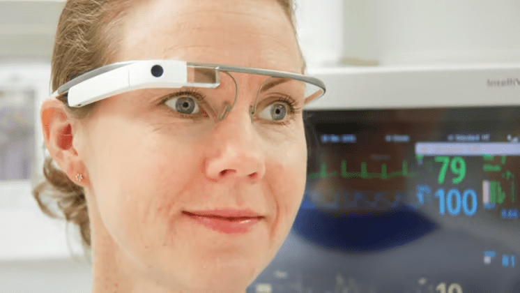 Smarta glasögon – nytt hjälpmedel i komplexa vårdmiljöer