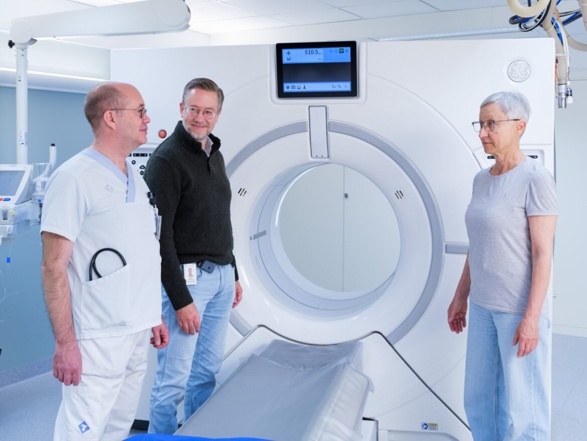 De första deltagarna bjuds in till screening för lungcancer