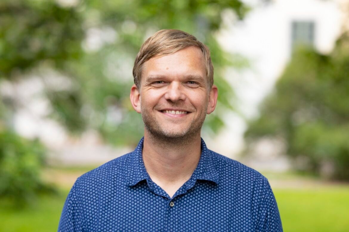 Ny metod söker igenom 10 sextiljoner läkemedelsmolekyler