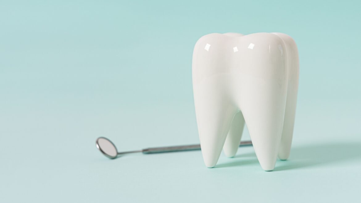 Privattandvården drar ifrån – folktandvården brottas med personalbrist och långa väntetider