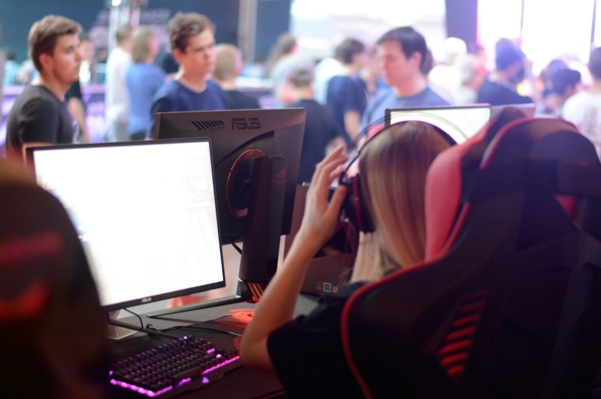 Utsatta grupper på nätet skapar egna trygga rum