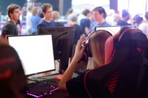 Utsatta grupper på nätet skapar egna trygga rum