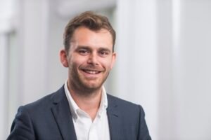 Hälso- och sjukvården ser stora möjligheter med generativ AI Hälso- och sjukvården ser stora möjligheter med generativ AI