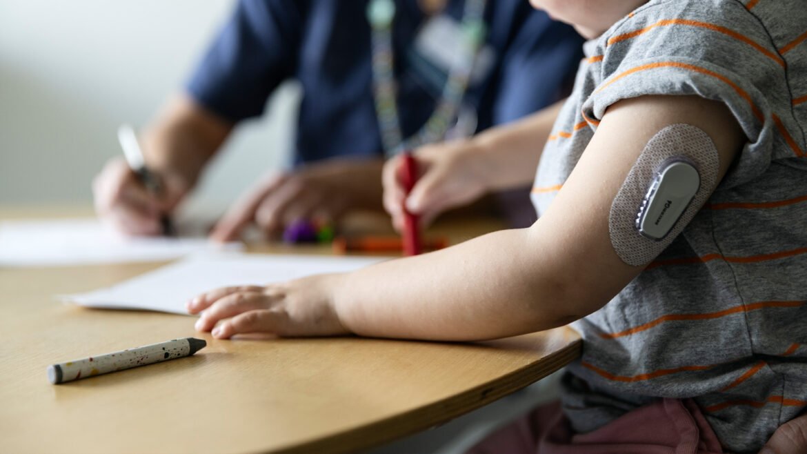 Barndiabetesfonden får stöd från Postkodstiftelsen för livsviktigt utbildningsprojekt