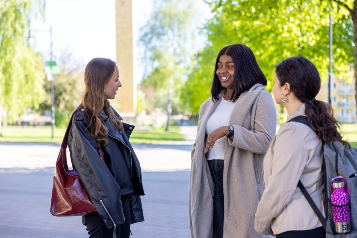 Stressad av mobilen – nu får Skaraborgs unga hjälp genom forskning