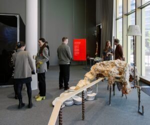 Masterstudenter i konsthantverk tolkar life science på The Cell