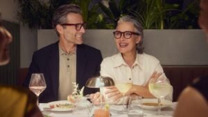 Synsam lanserar Nuance – glasögon med hörselförstärkare