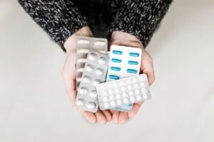 Forskare varnar: Brist på kunskap gör nätköp av läkemedel riskfyllt