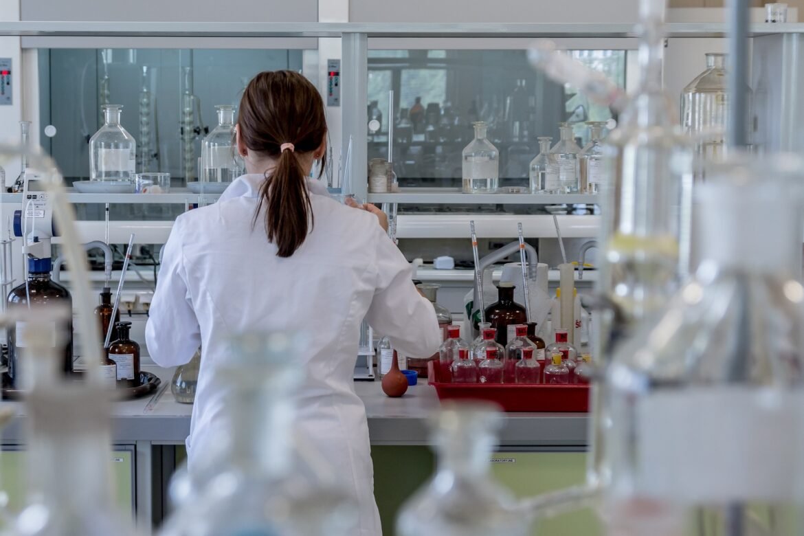 jarmoluk laboratory 2815641 1920